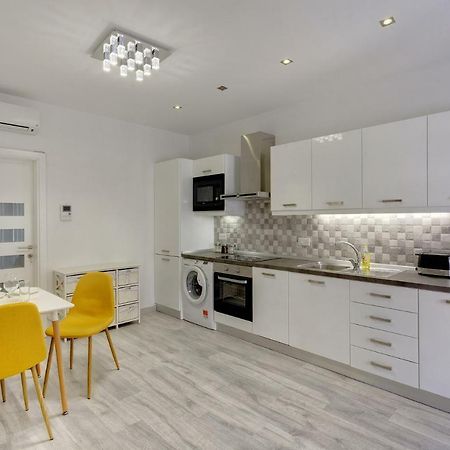 Splendid Apartment, Steps Away From The Sea Sliema Exterior foto