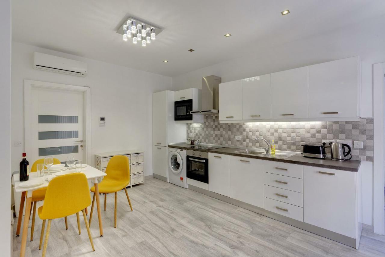 Splendid Apartment, Steps Away From The Sea Sliema Exterior foto