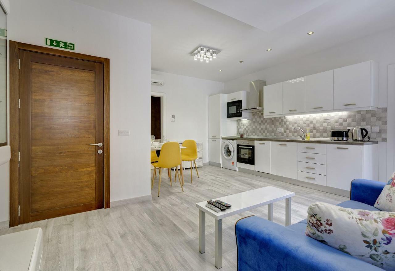 Splendid Apartment, Steps Away From The Sea Sliema Exterior foto